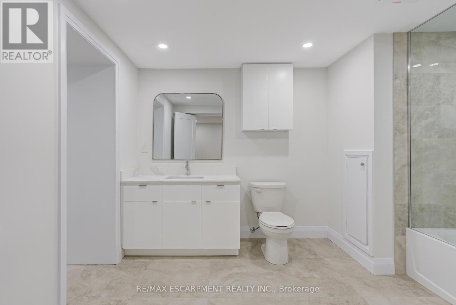 13 Skyland Drive, Hamilton, Ontario  L9A 3B9 - Photo 46 - X12440457