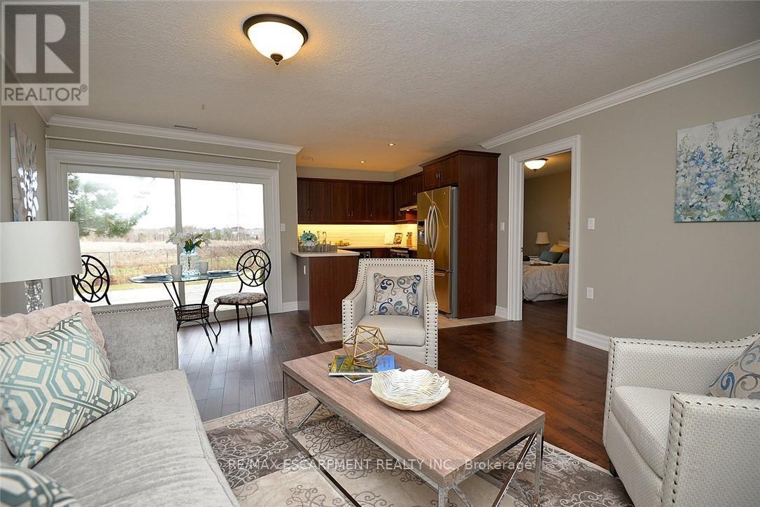 41 Sister Kern Terrace, Hamilton, Ontario  L9B 2M1 - Photo 12 - X12440481
