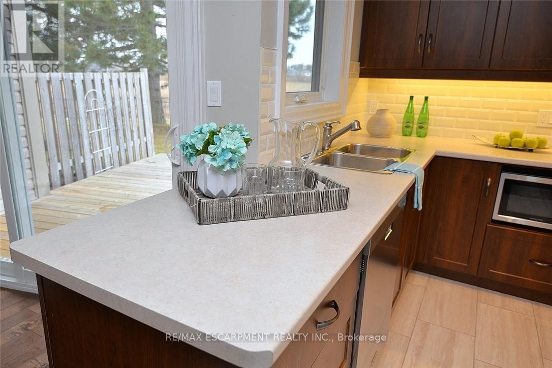 41 Sister Kern Terrace, Hamilton, Ontario  L9B 2M1 - Photo 16 - X12440481