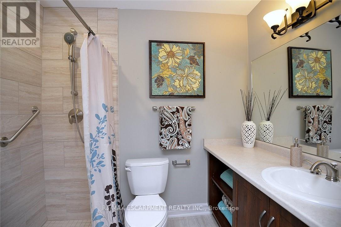 41 Sister Kern Terrace, Hamilton, Ontario  L9B 2M1 - Photo 25 - X12440481