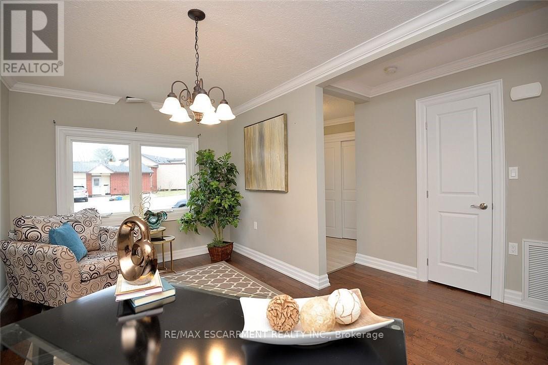 41 Sister Kern Terrace, Hamilton, Ontario  L9B 2M1 - Photo 8 - X12440481