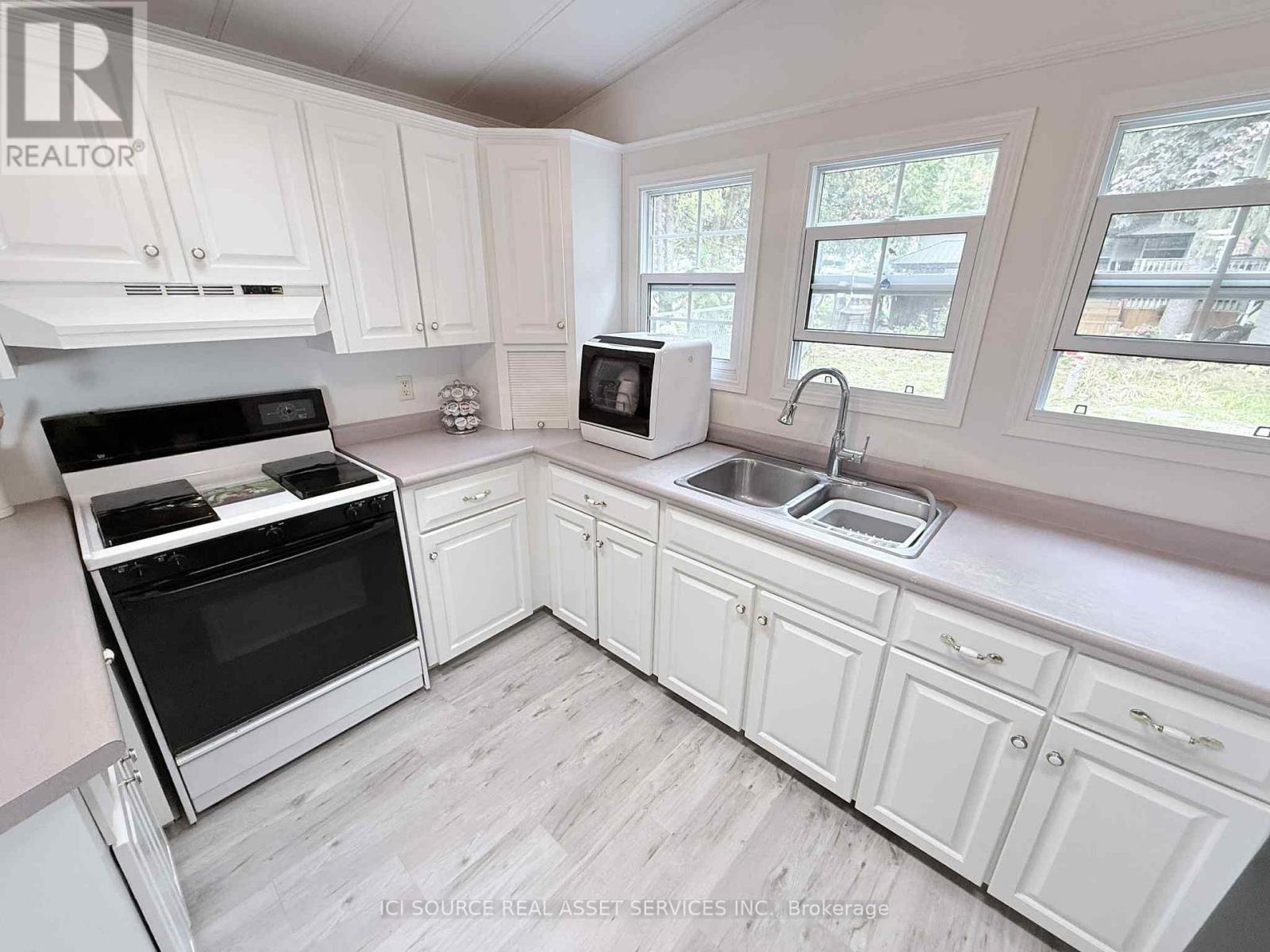 Site 13 - 580 Beaver Creek Road, Waterloo, Ontario  N2V 3Z4 - Photo 11 - X12440488
