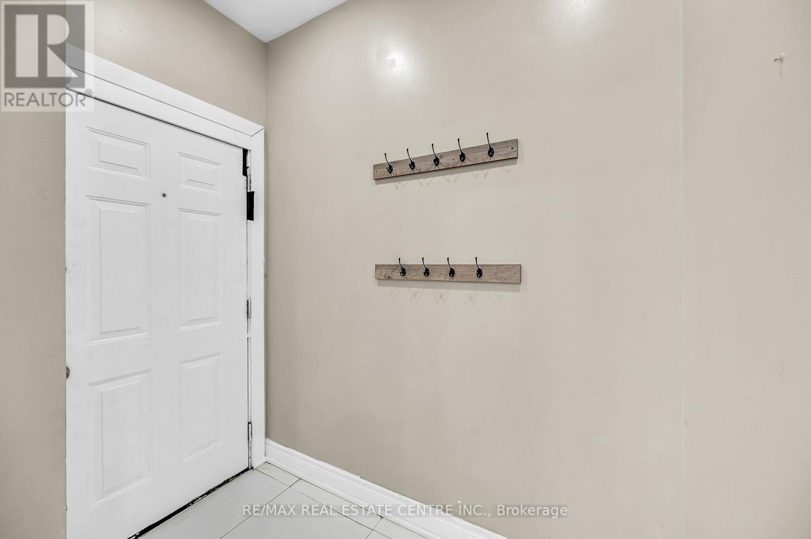 334 Cannon Street E, Hamilton, Ontario  L8L 2B9 - Photo 3 - X12440493
