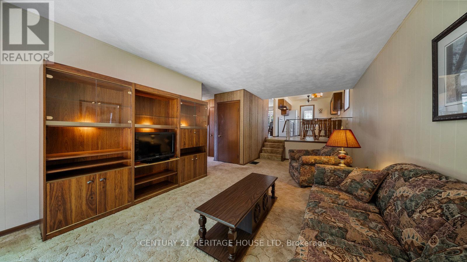 15 Acorn Lane, Brantford, Ontario  N3R 3P3 - Photo 13 - X12440508