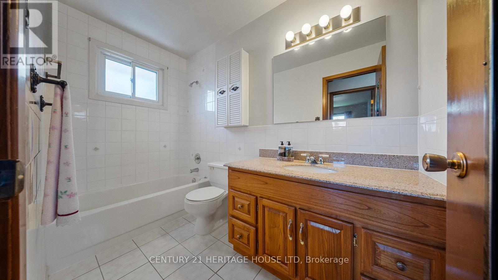 15 Acorn Lane, Brantford, Ontario  N3R 3P3 - Photo 16 - X12440508