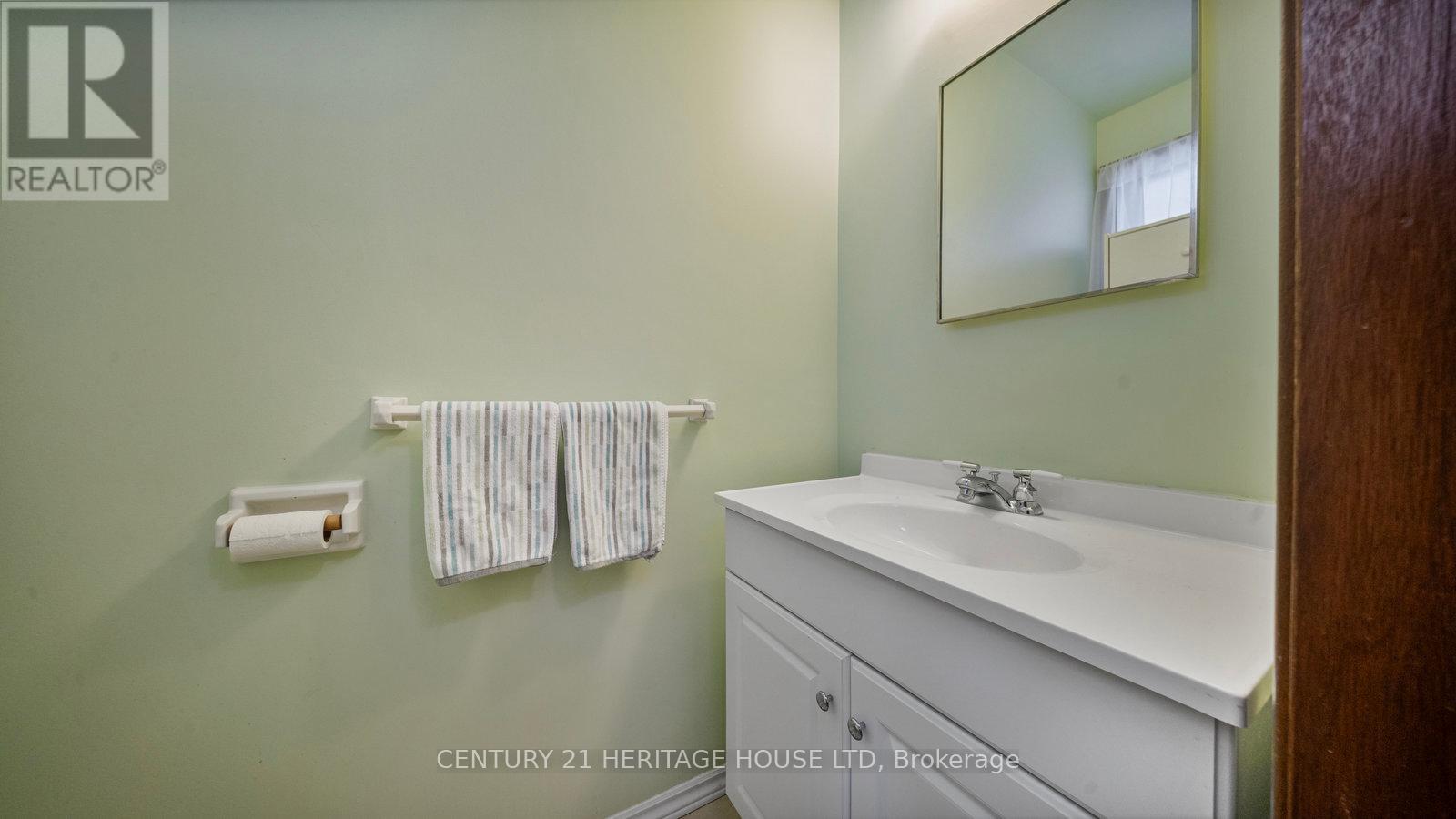 15 Acorn Lane, Brantford, Ontario  N3R 3P3 - Photo 19 - X12440508