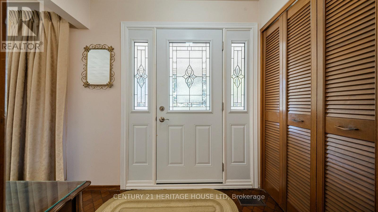 15 Acorn Lane, Brantford, Ontario  N3R 3P3 - Photo 3 - X12440508