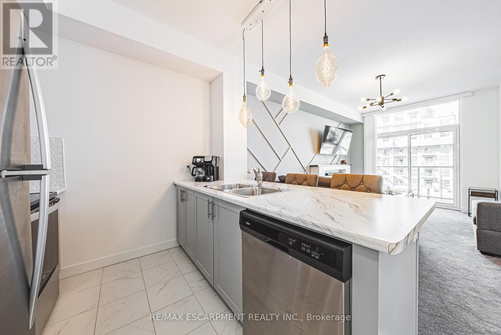 327 - 460 Dundas Street E, Hamilton, Ontario  L0K 1A0 - Photo 11 - X12440527