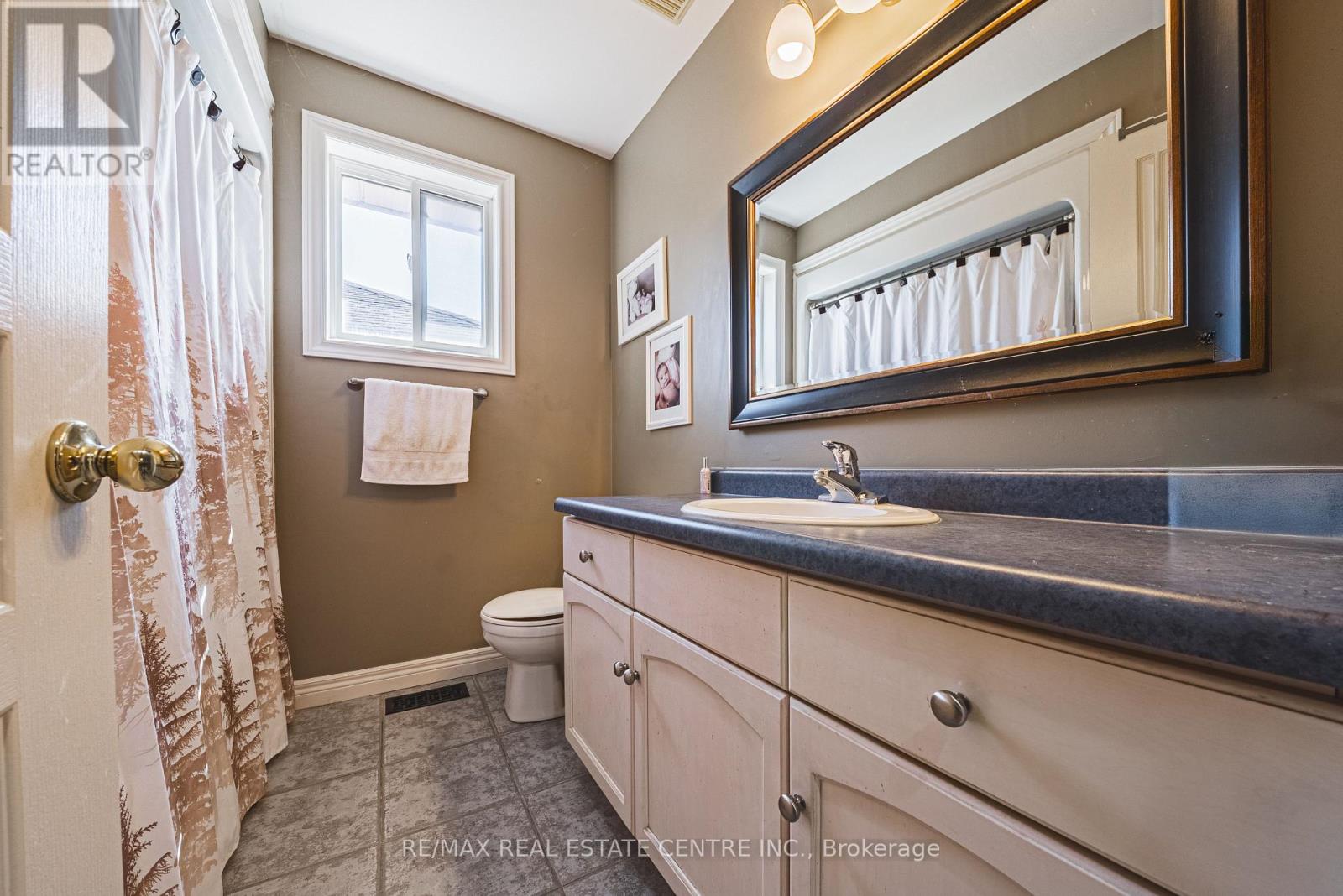 19 Liuna Court, Hamilton, Ontario  L8E 5Z1 - Photo 27 - X12440547