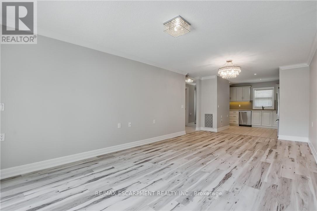 47 Szollosy Circle, Hamilton, Ontario  L9B 1T8 - Photo 15 - X12440550