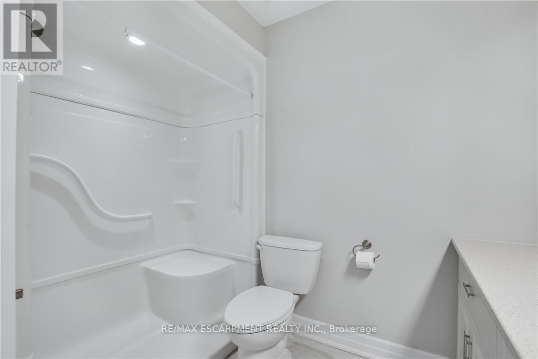 47 Szollosy Circle, Hamilton, Ontario  L9B 1T8 - Photo 19 - X12440550