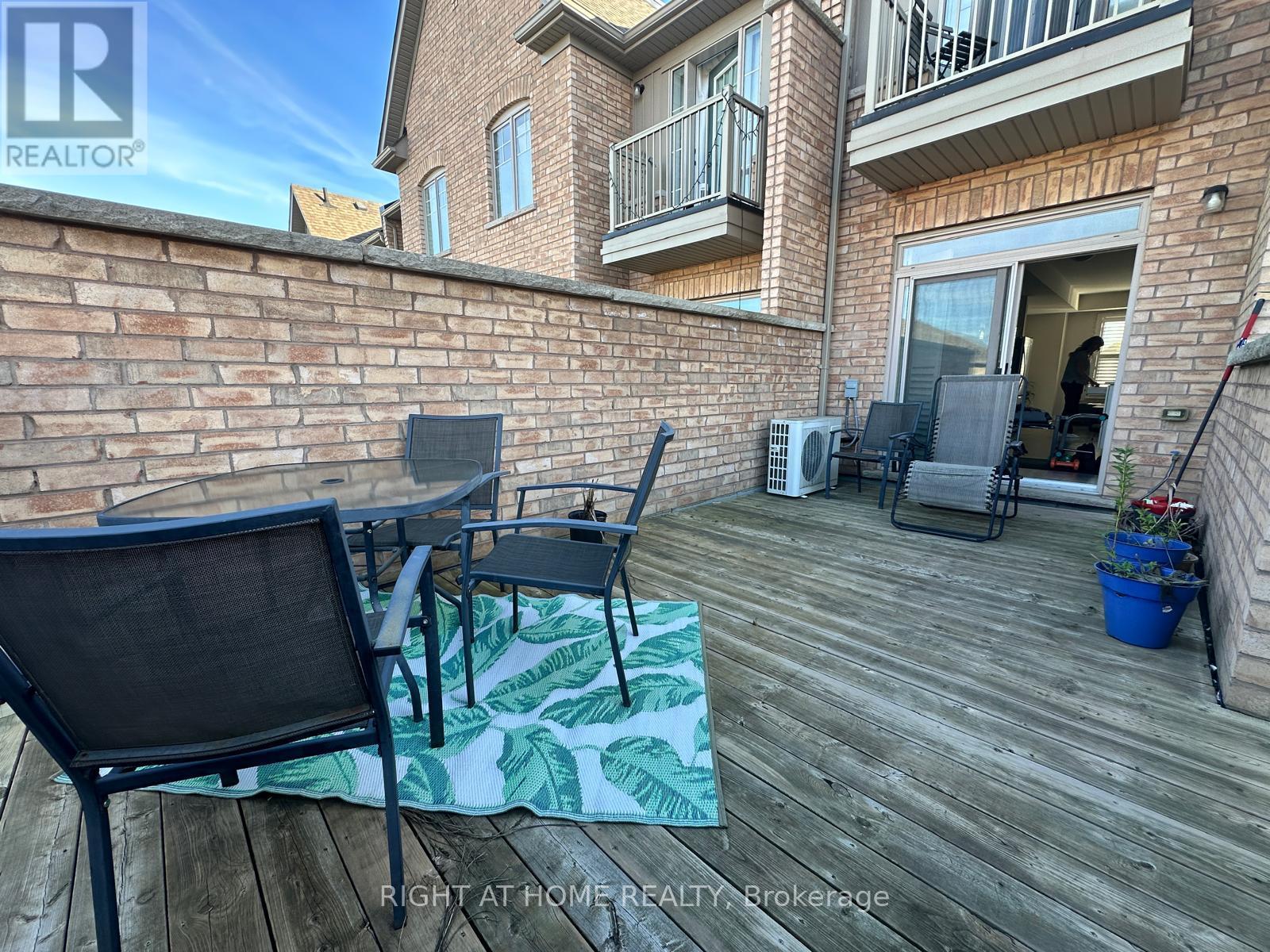 111 Starwood Drive, Guelph, Ontario  N1E 7J9 - Photo 10 - X12440552