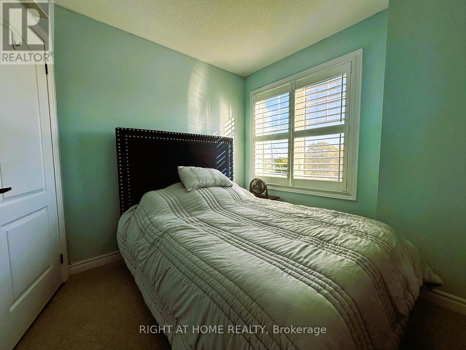 111 Starwood Drive, Guelph, Ontario  N1E 7J9 - Photo 17 - X12440552