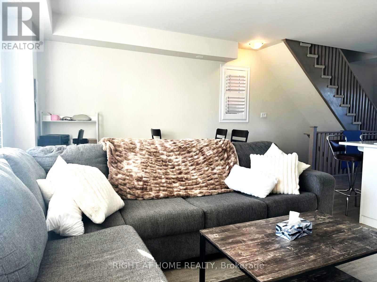 111 Starwood Drive, Guelph, Ontario  N1E 7J9 - Photo 5 - X12440552