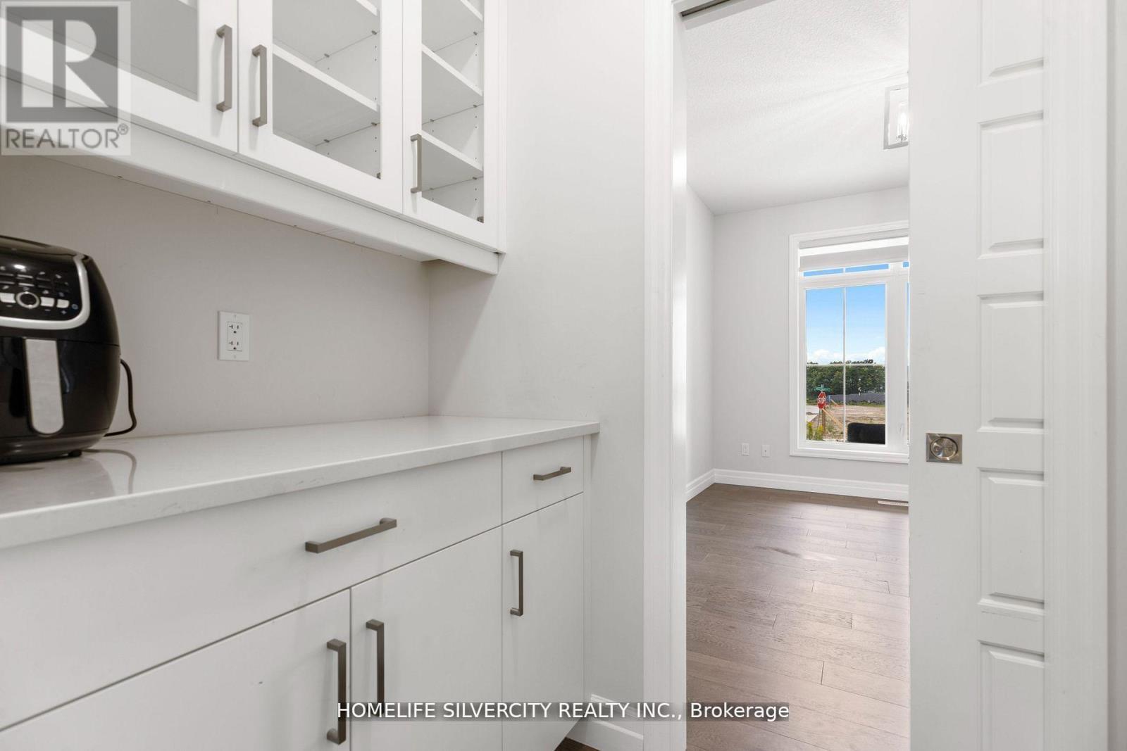 1937 Boardwalk Way, London South, Ontario  N6K 4P9 - Photo 5 - X12440557