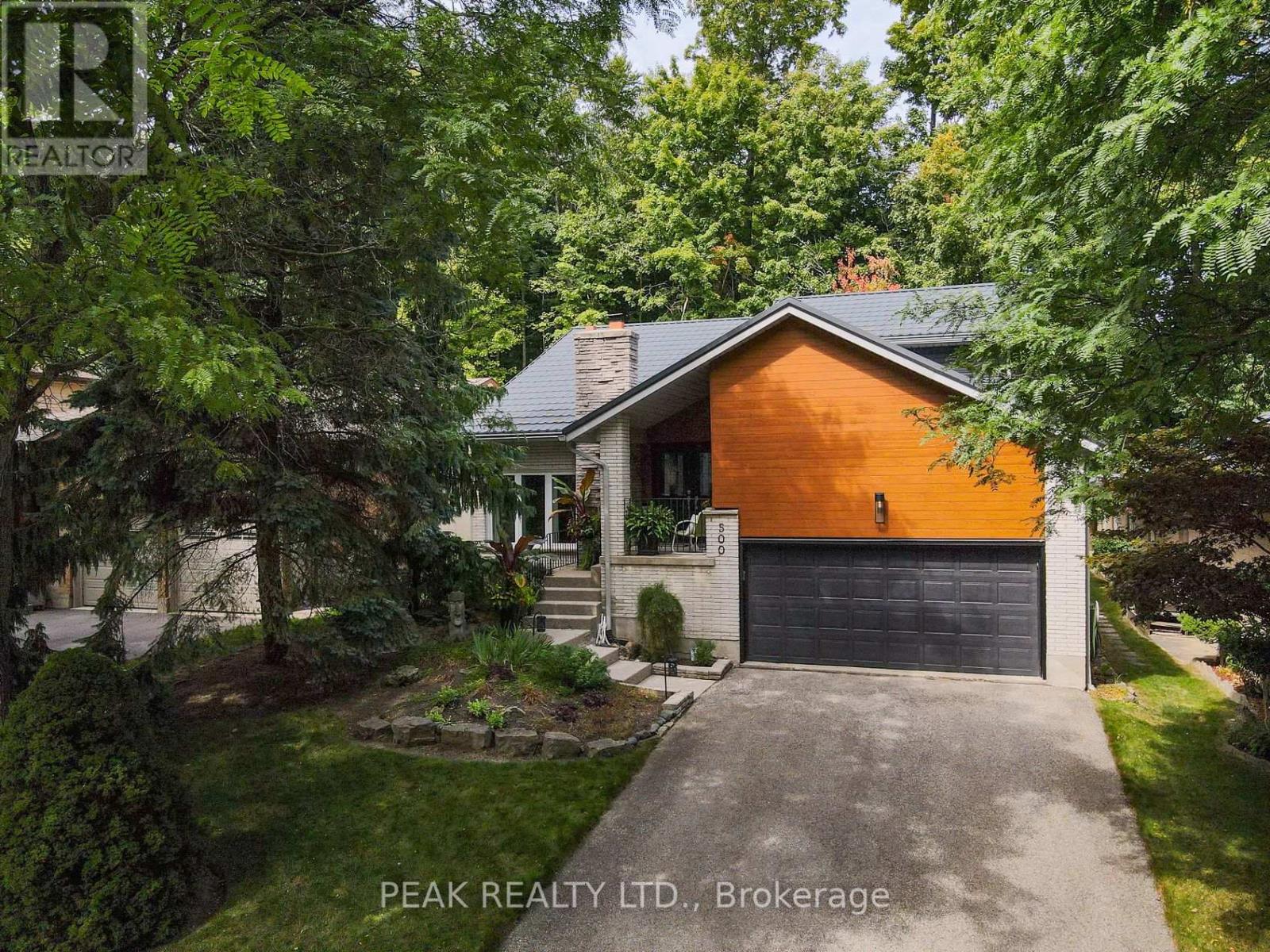500 Foxhill Place, Waterloo, Ontario  N2T 1X7 - Photo 1 - X12440566