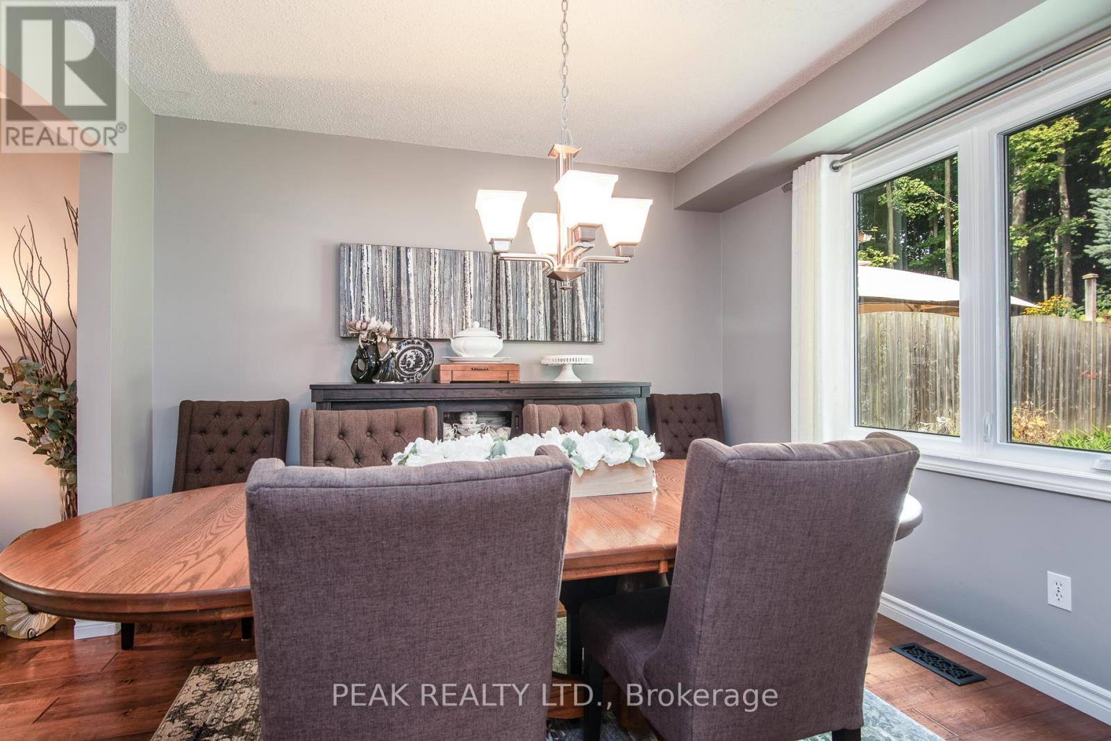 500 Foxhill Place, Waterloo, Ontario  N2T 1X7 - Photo 11 - X12440566