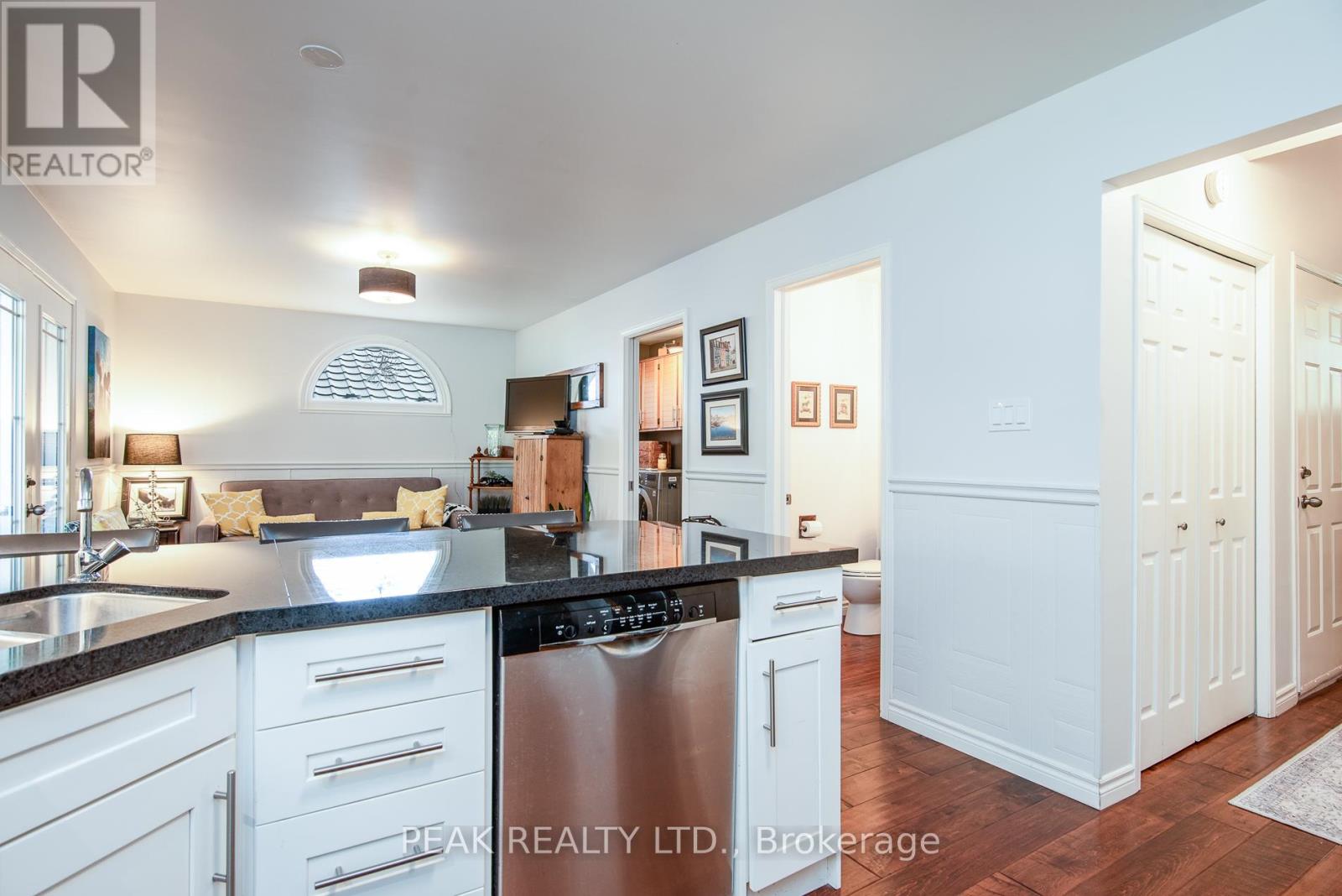 500 Foxhill Place, Waterloo, Ontario  N2T 1X7 - Photo 13 - X12440566