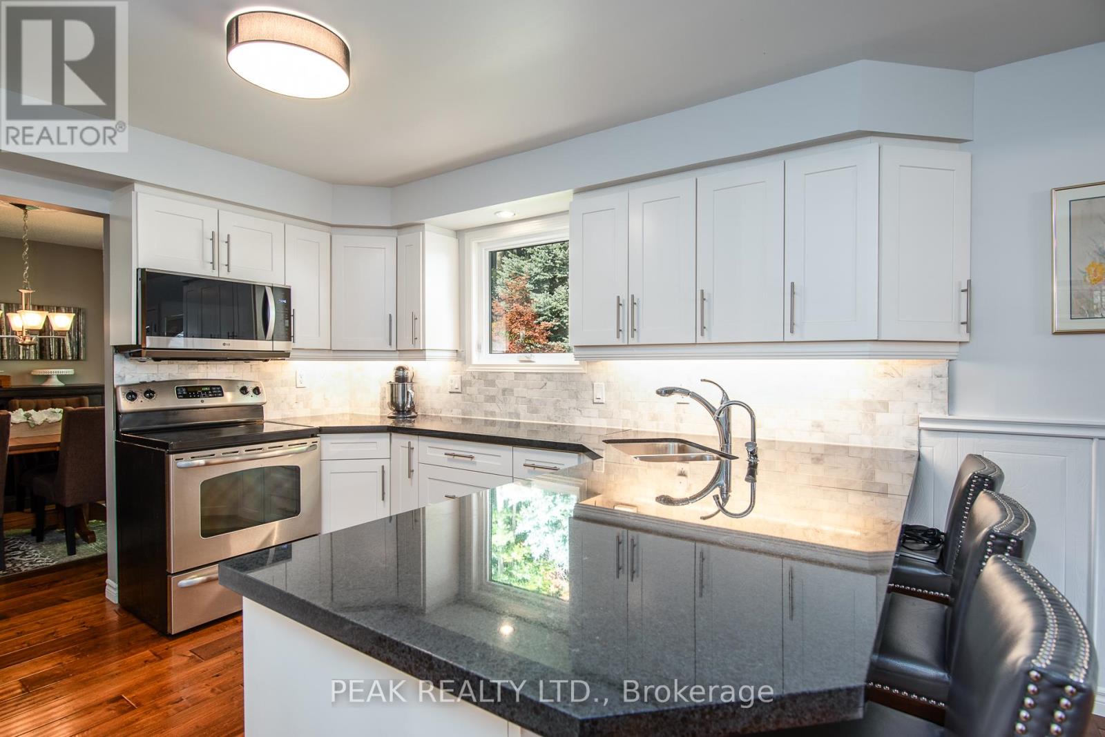 500 Foxhill Place, Waterloo, Ontario  N2T 1X7 - Photo 14 - X12440566