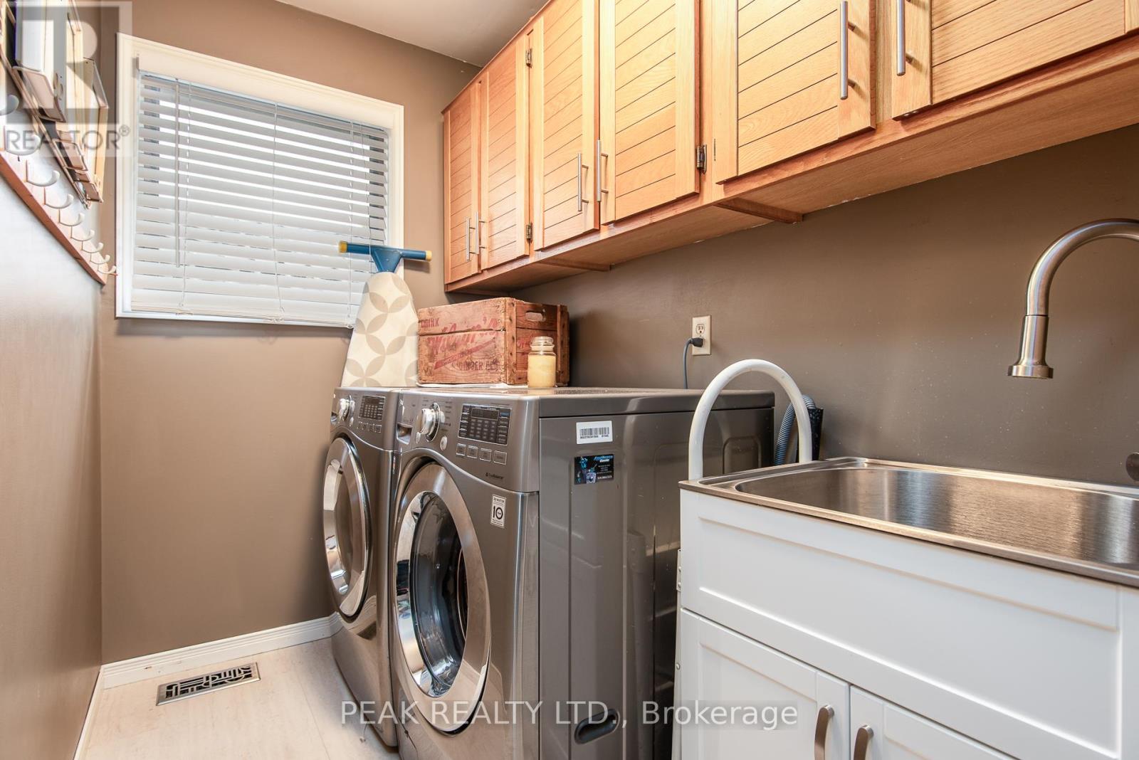 500 Foxhill Place, Waterloo, Ontario  N2T 1X7 - Photo 18 - X12440566