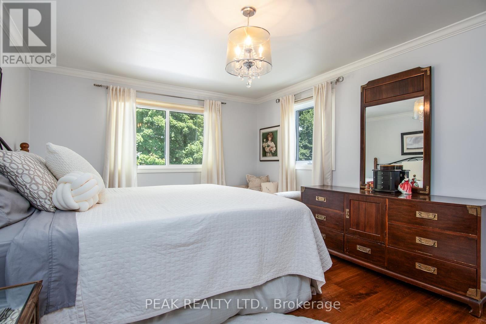 500 Foxhill Place, Waterloo, Ontario  N2T 1X7 - Photo 20 - X12440566
