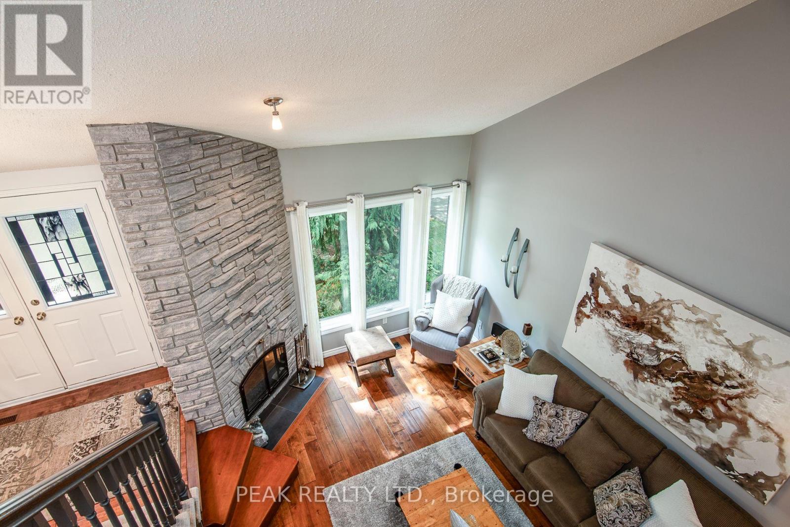 500 Foxhill Place, Waterloo, Ontario  N2T 1X7 - Photo 27 - X12440566