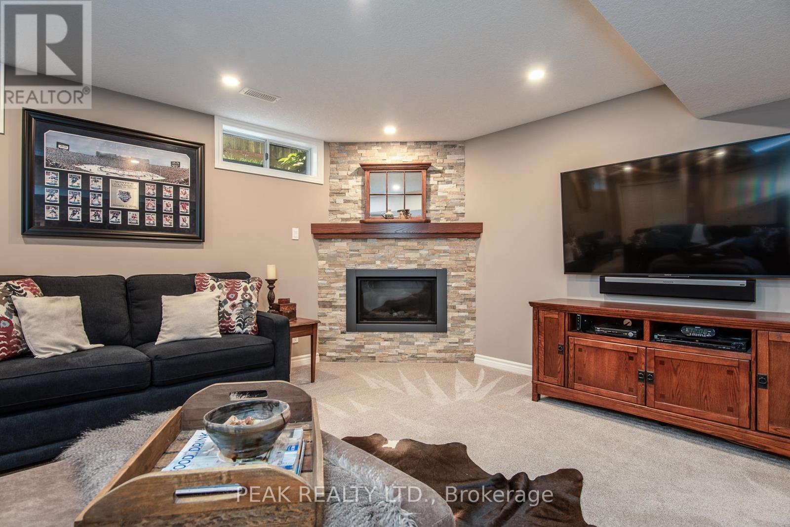 500 Foxhill Place, Waterloo, Ontario  N2T 1X7 - Photo 30 - X12440566