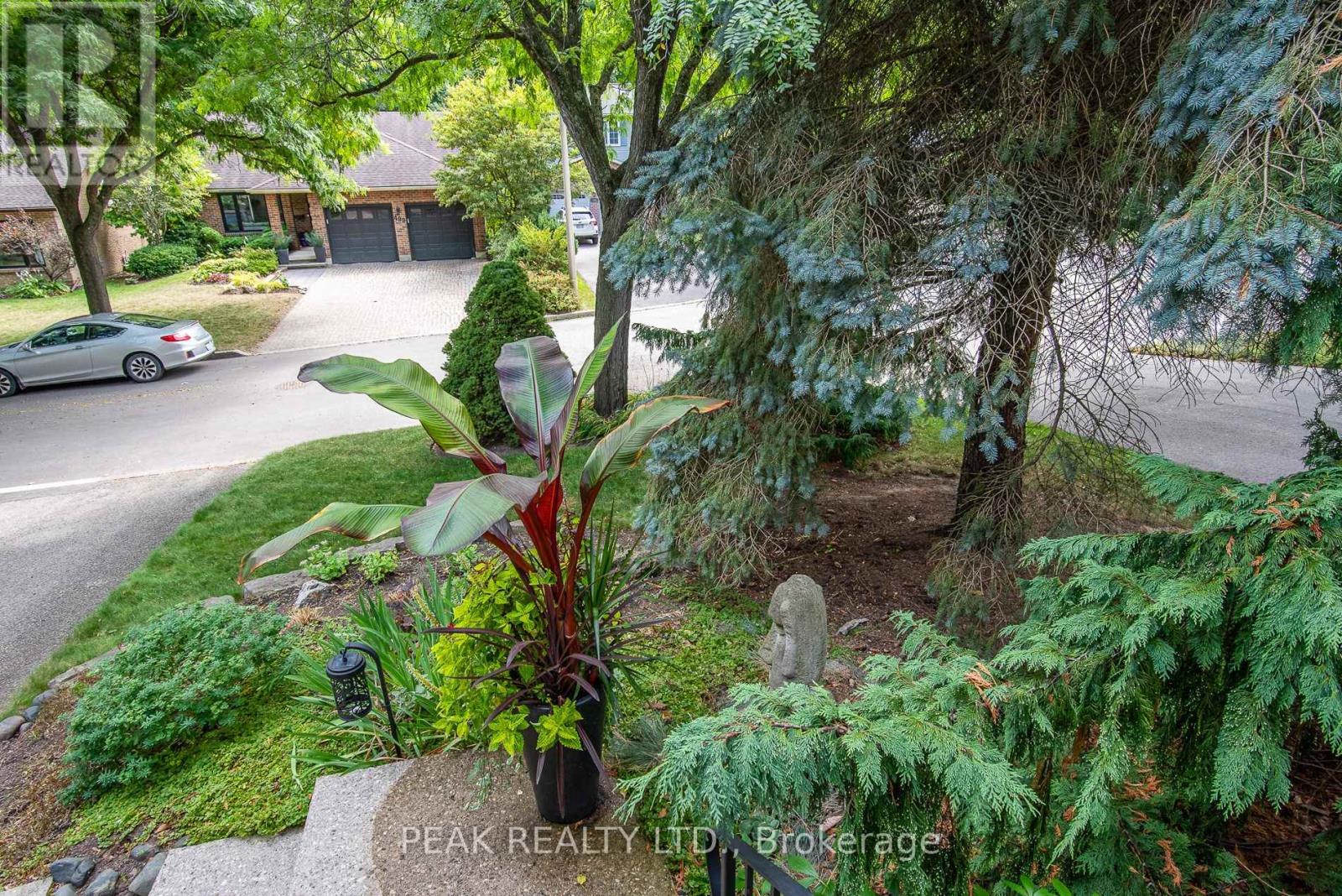 500 Foxhill Place, Waterloo, Ontario  N2T 1X7 - Photo 48 - X12440566
