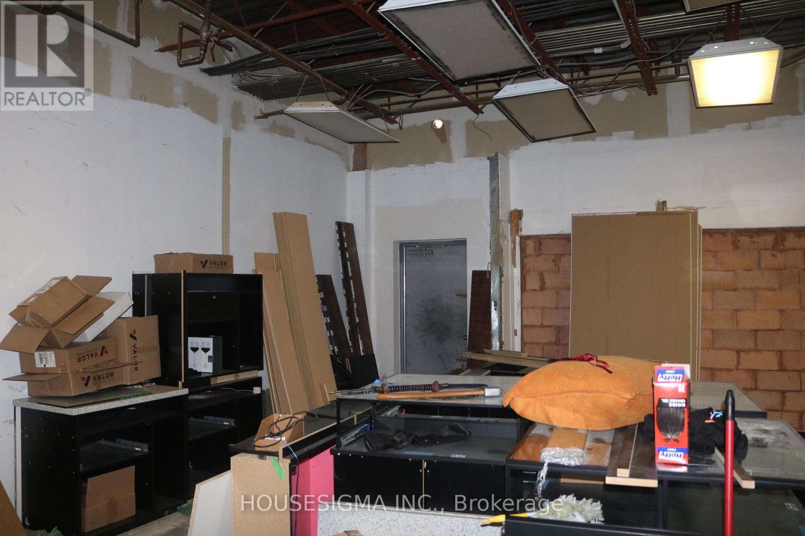 B11 - 211 Martindale Road, St. Catharines, Ontario  L2S 3V7 - Photo 6 - X12440575