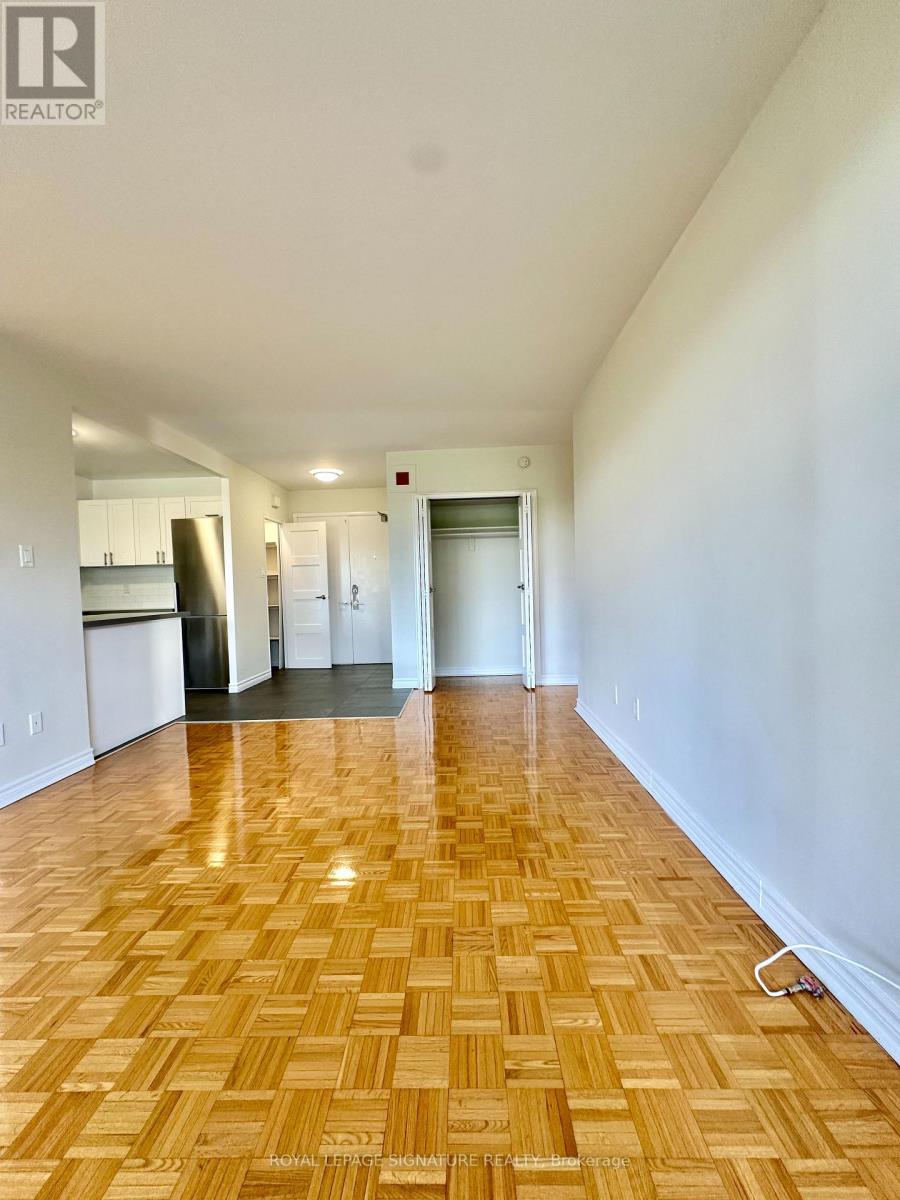 414 - 10 Shallmar Boulevard, Toronto, Ontario  M5N 1J4 - Photo 4 - C12440607