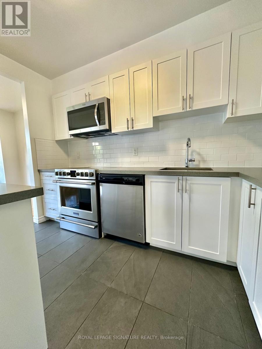 414 - 10 Shallmar Boulevard, Toronto, Ontario  M5N 1J4 - Photo 5 - C12440607