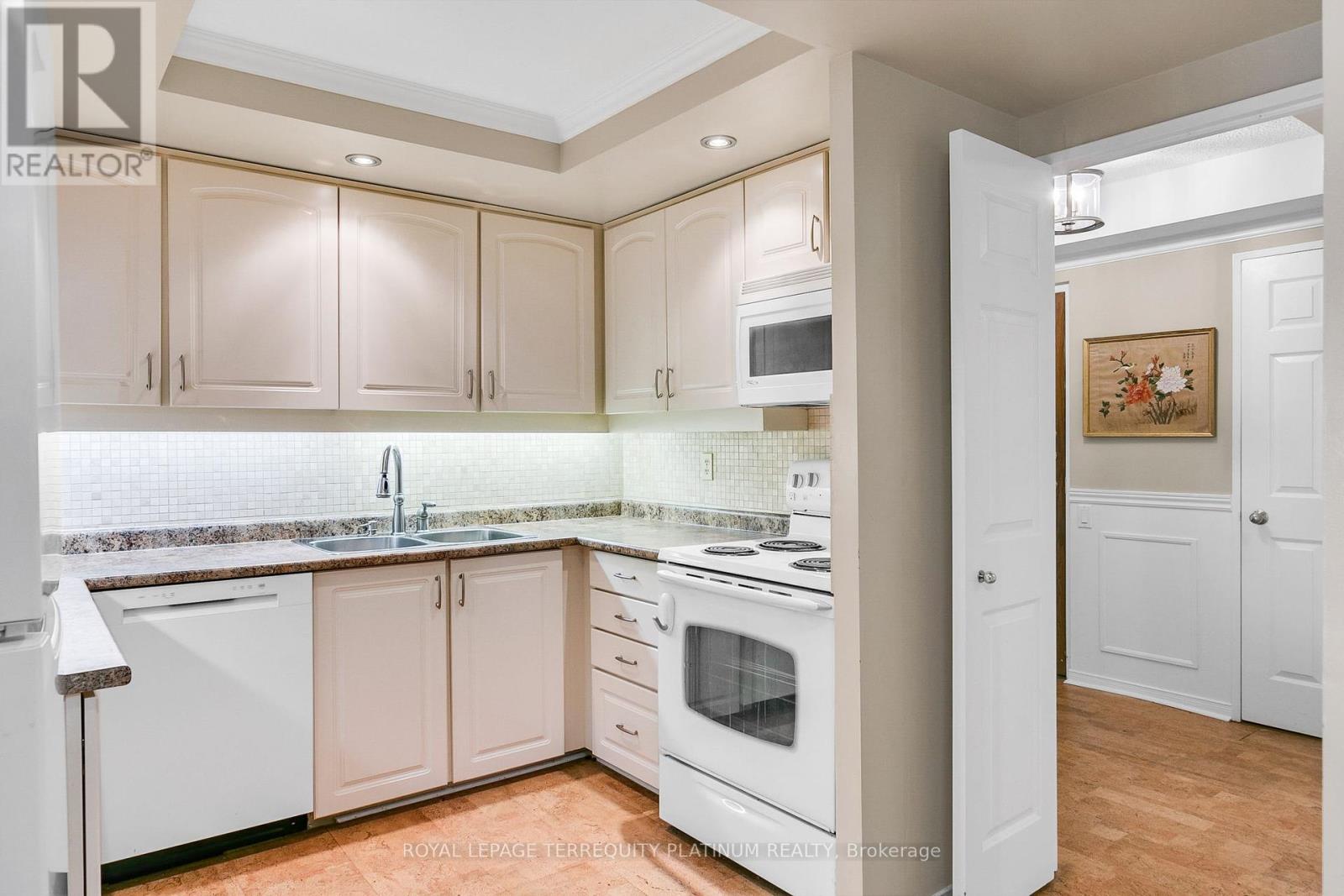1202 - 3 Concorde Place, Toronto, Ontario  M3C 3K7 - Photo 7 - C12440636