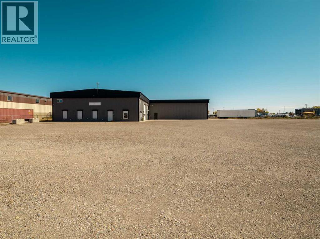 335 Trackside Drive, Rural Lethbridge County, Alberta  T1K 8H4 - Photo 2 - A2261680