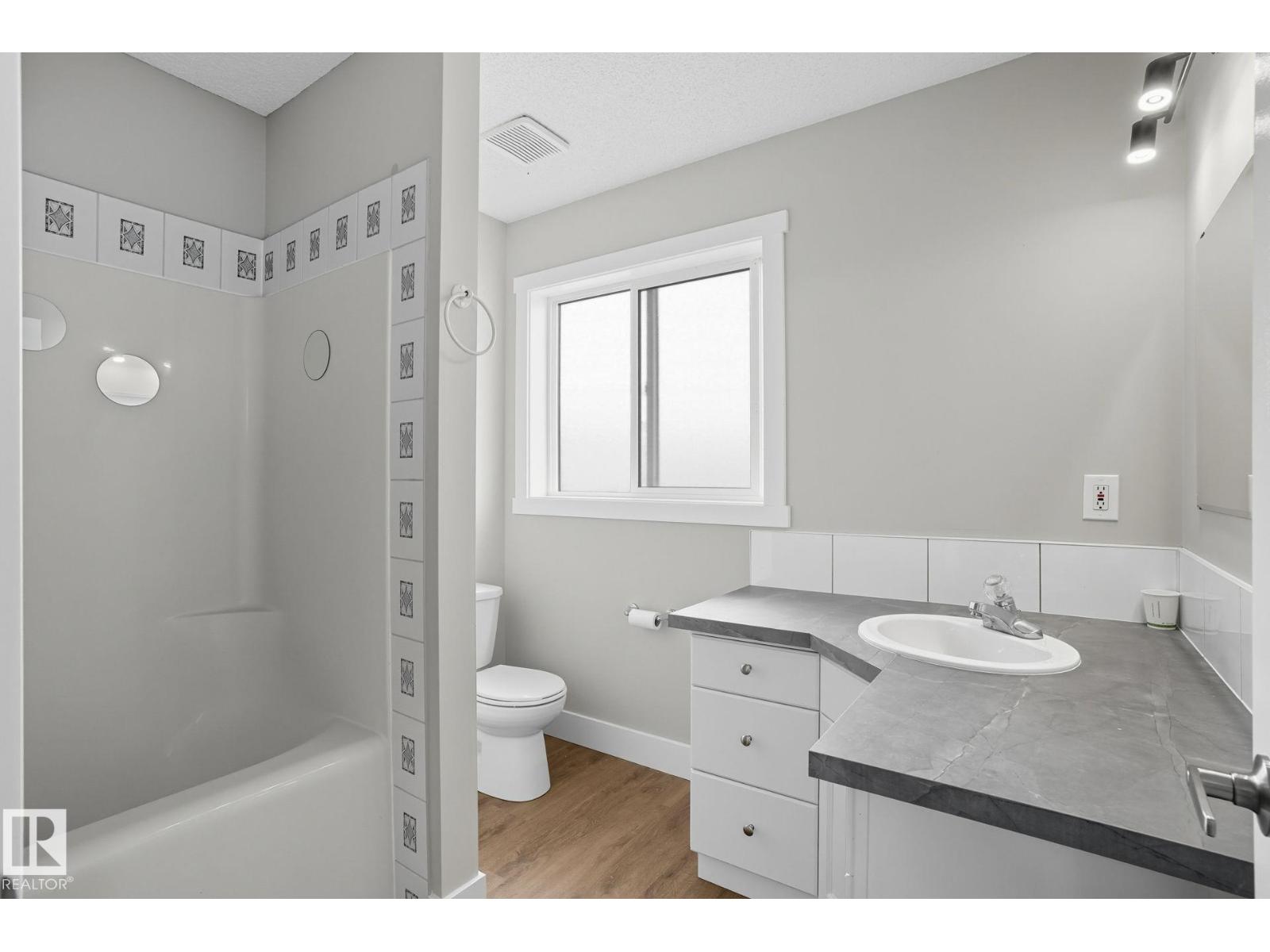 13327 155 Av Nw, Edmonton, Alberta  T6V 0B8 - Photo 16 - E4460439