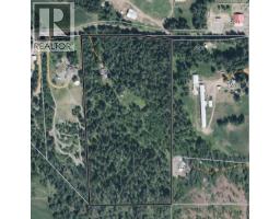 5206 Line 17 Road, celista, British Columbia