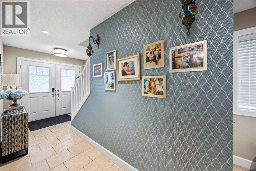 148 Viewpointe Terrace, Chestermere, Alberta  T1X 0P9 - Photo 3 - A2260200