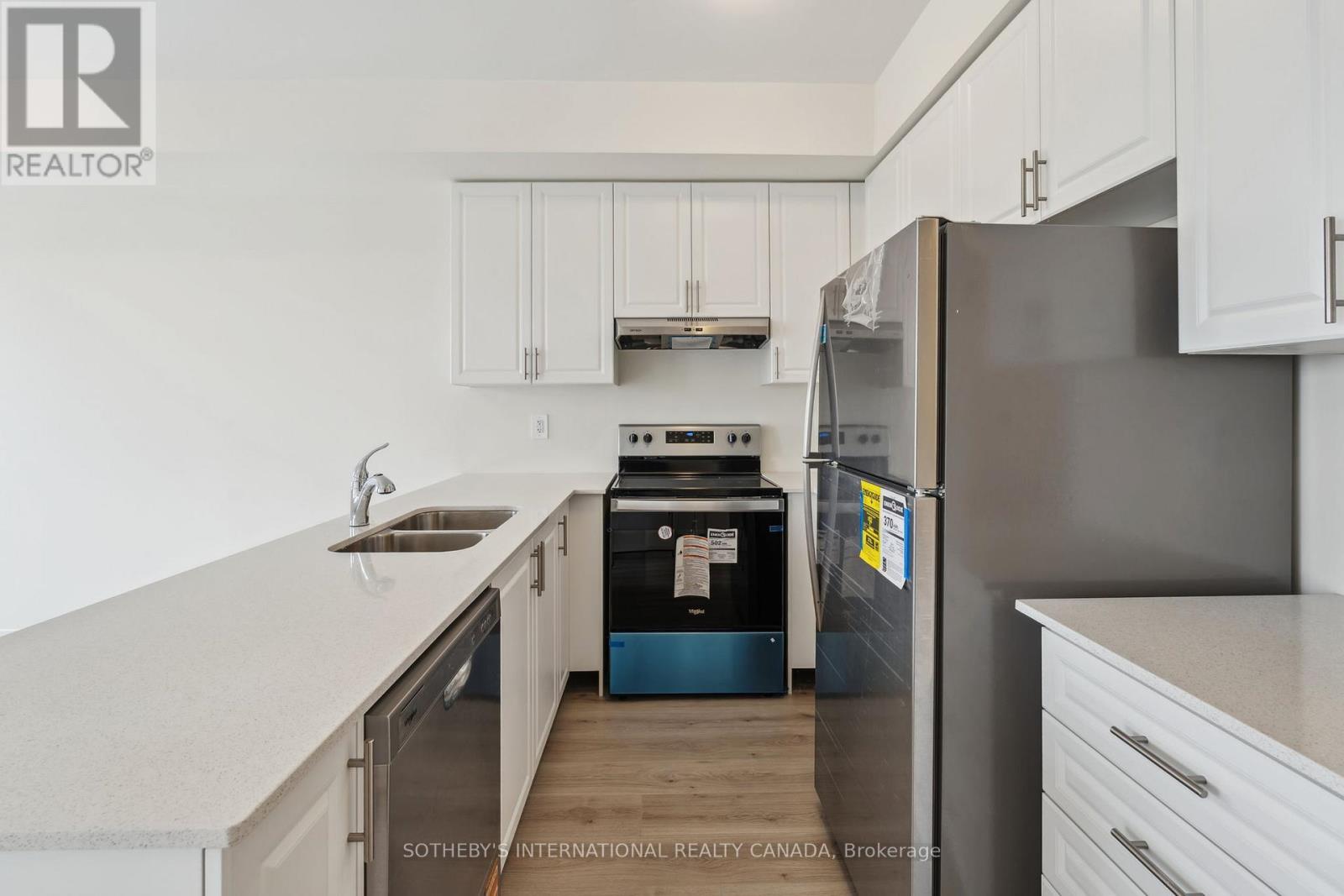 204 - 1695 Dersan Street, Pickering, Ontario  L1V 2P8 - Photo 14 - E12440608