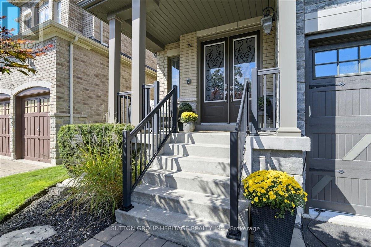 22 Glengowan Street, Whitby, Ontario  L1R 0K9 - Photo 4 - E12440648