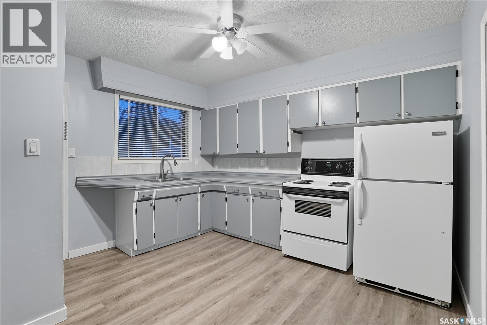 1708 2nd Avenue N, Saskatoon, Saskatchewan  S7K 2G5 - Photo 2 - SK019909