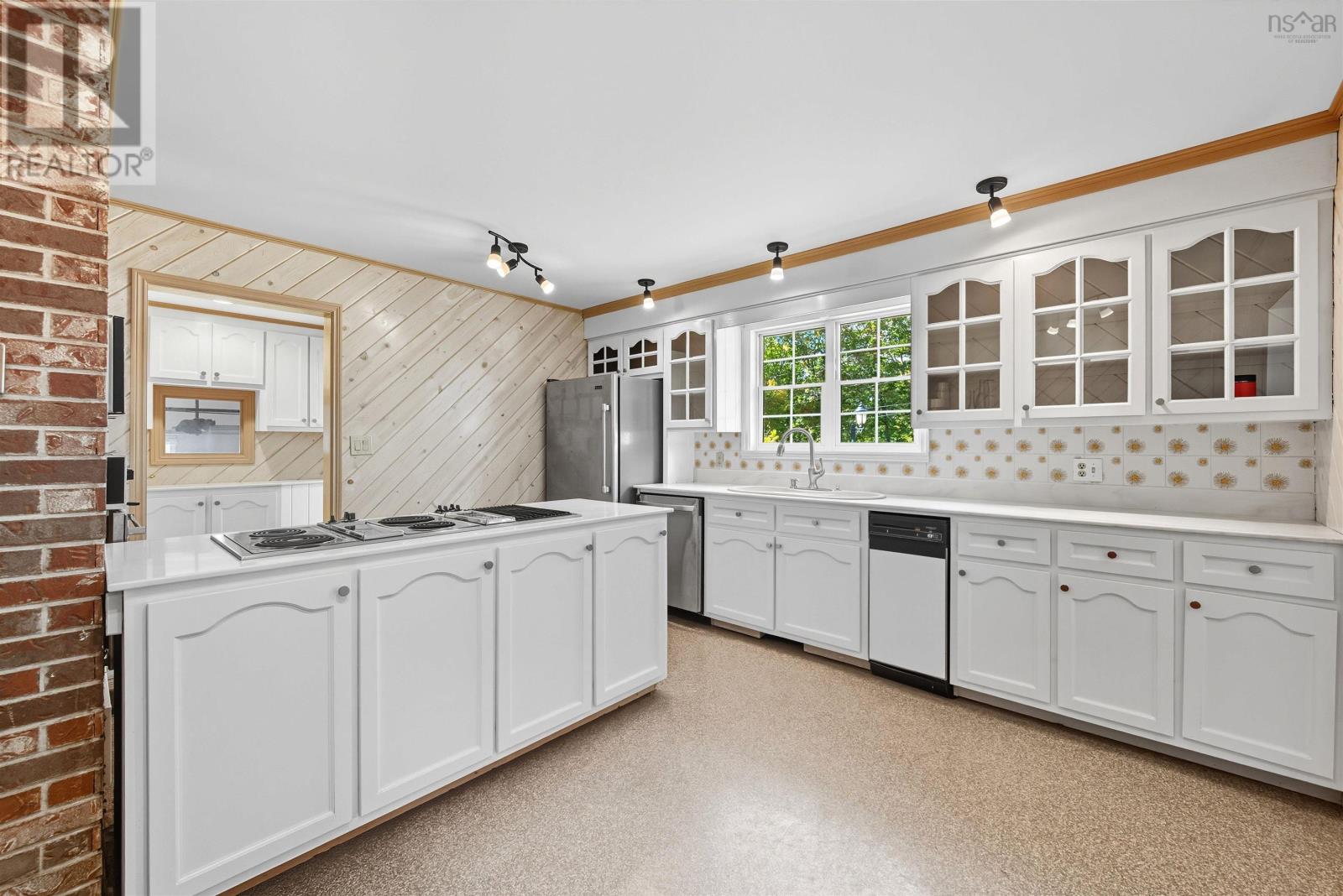 206 Lakeview Road, Lakeview, Nova Scotia  B4C 4C8 - Photo 11 - 202524902