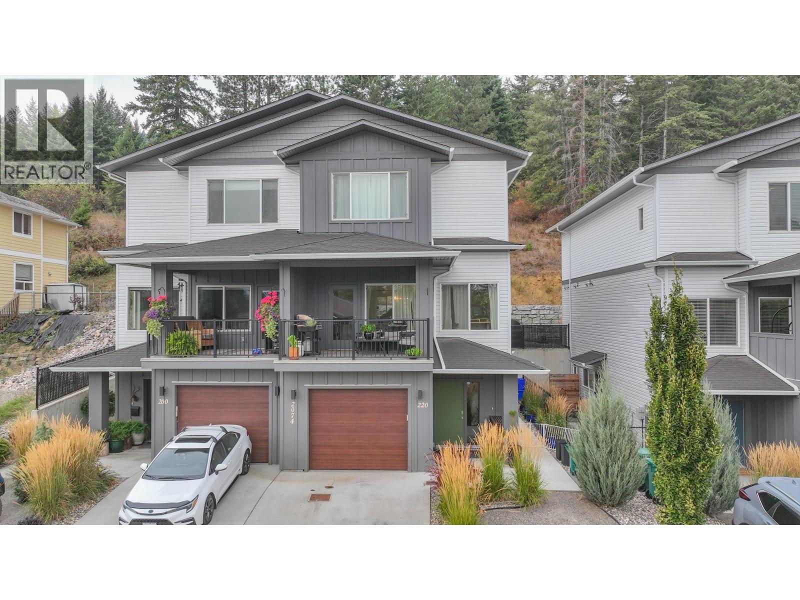 2074 Mountain View Avenue Unit# 220, lumby, British Columbia