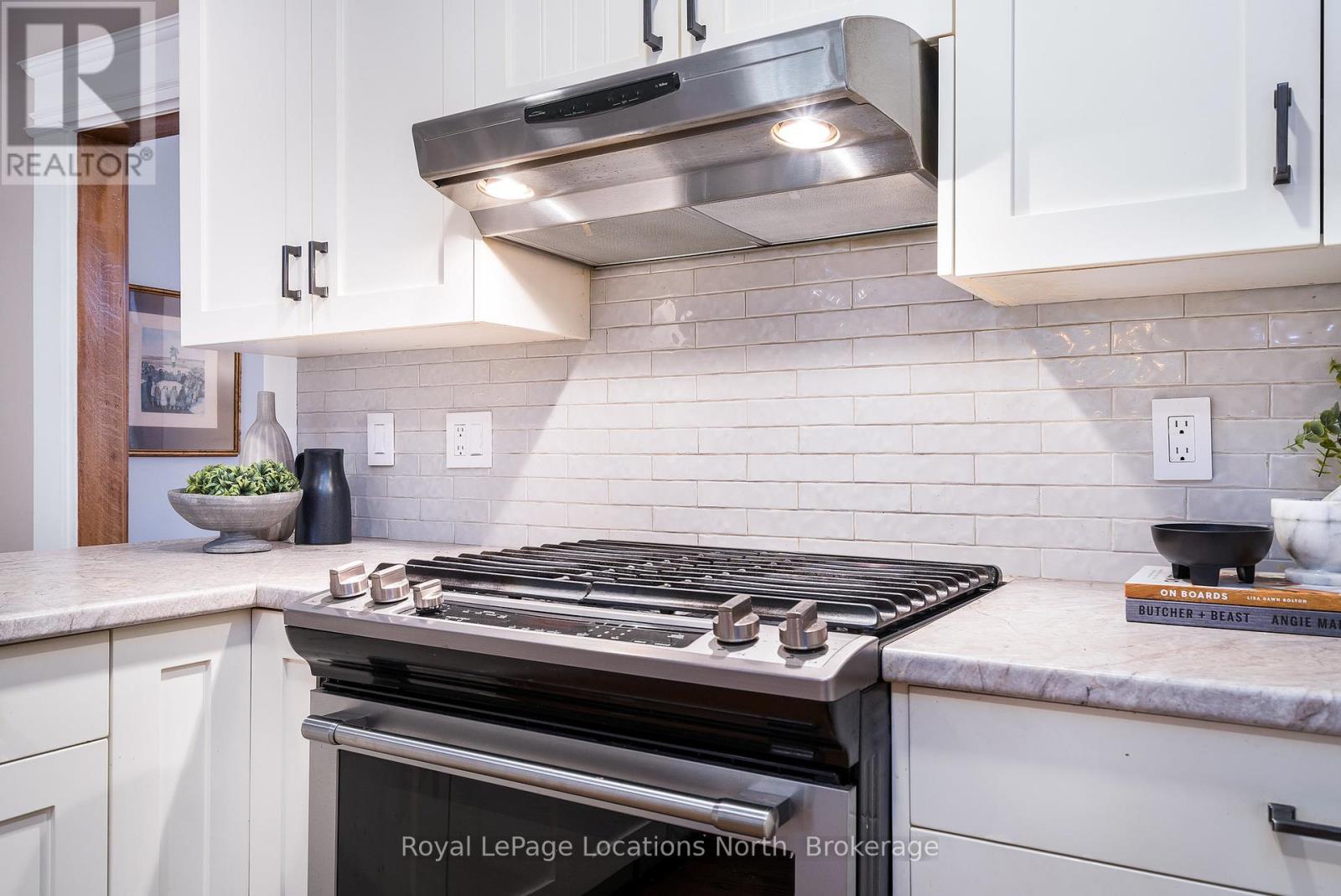 210 Birch Street, Collingwood, Ontario  L9Y 2V6 - Photo 17 - S12440749