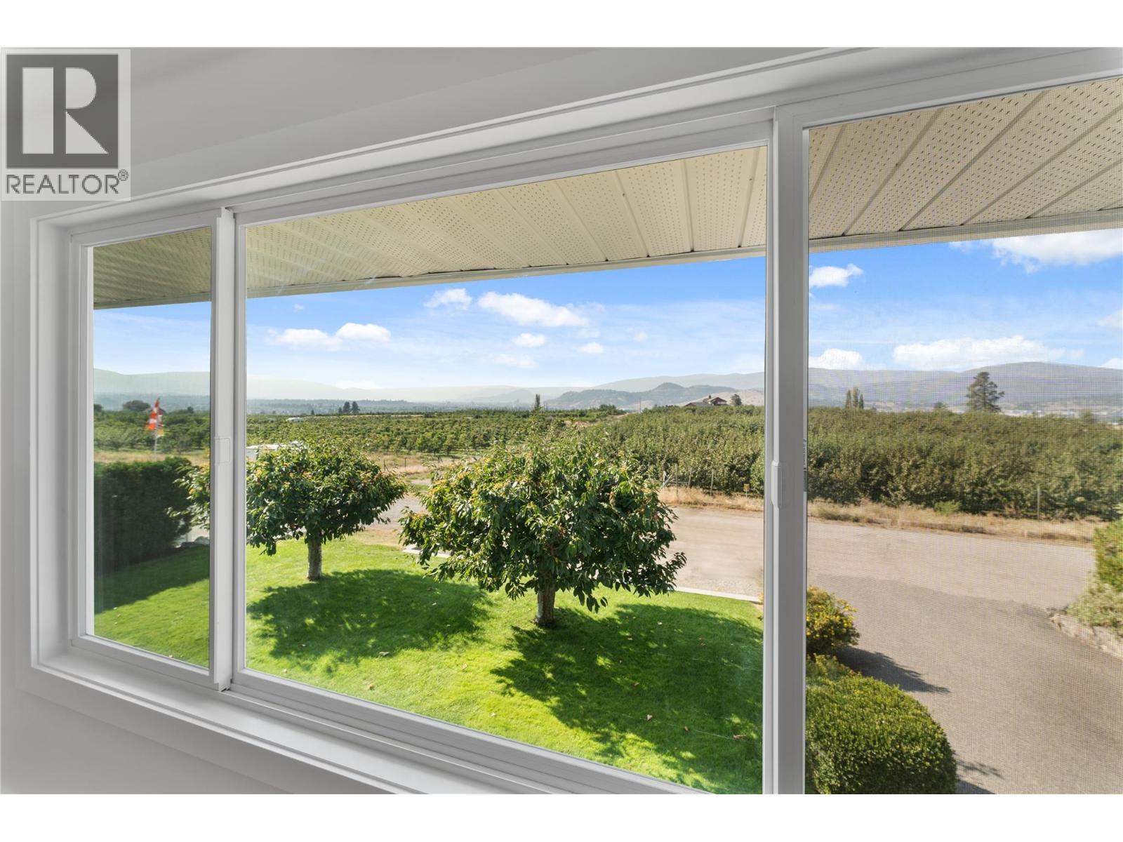 1175 Hillcrest Road, Kelowna, British Columbia