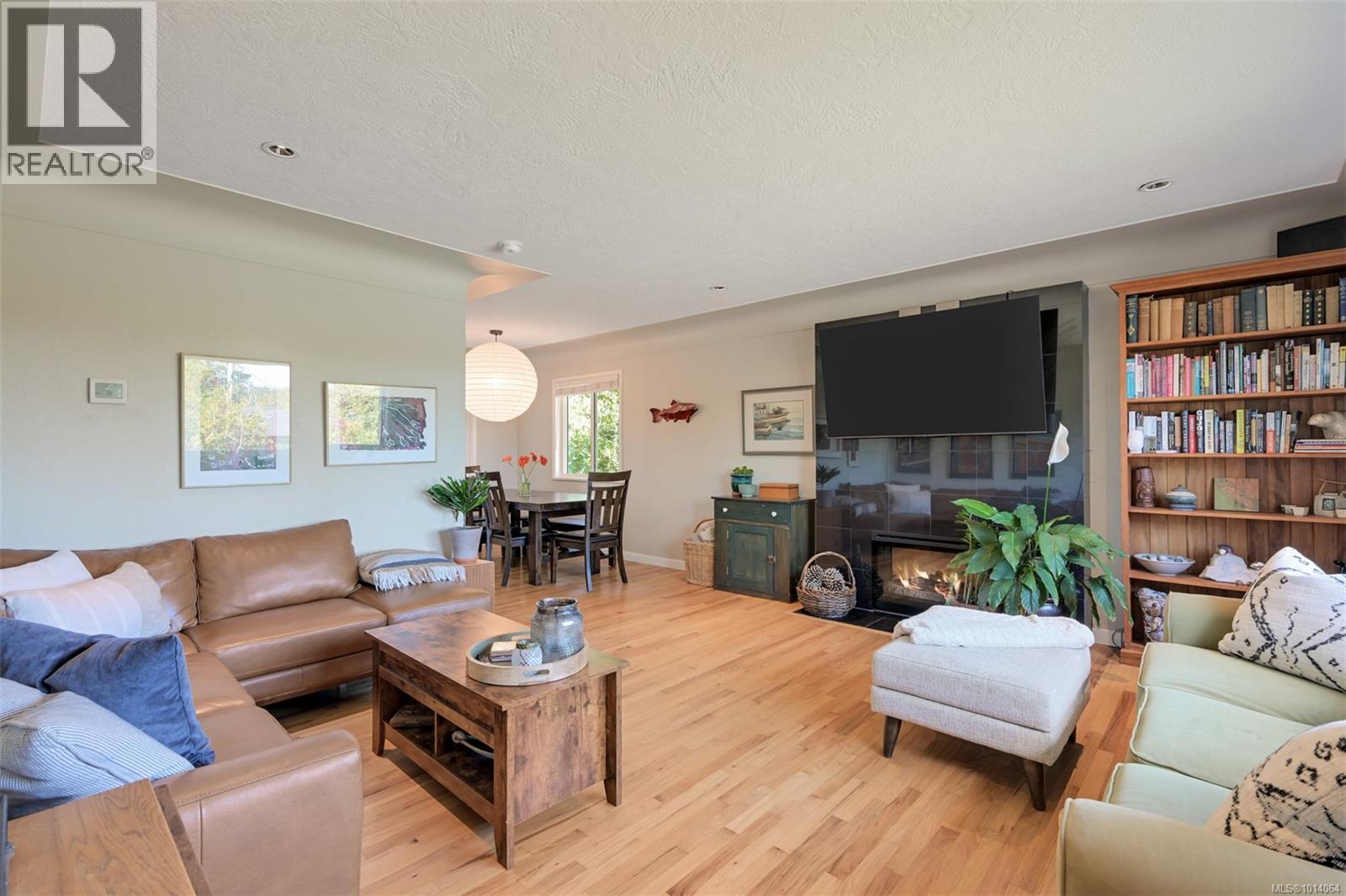 815 Leslie Dr, Saanich, British Columbia  V8X 2Y3 - Photo 8 - 1014064