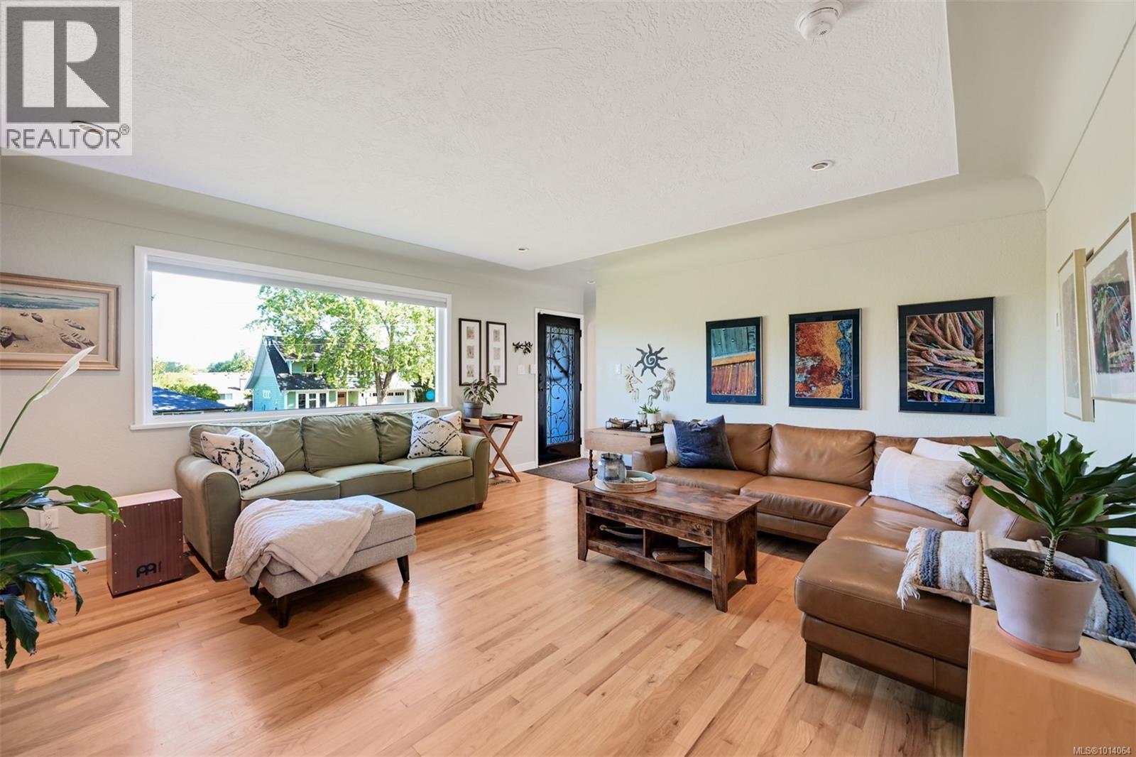 815 Leslie Dr, Saanich, British Columbia  V8X 2Y3 - Photo 3 - 1014064