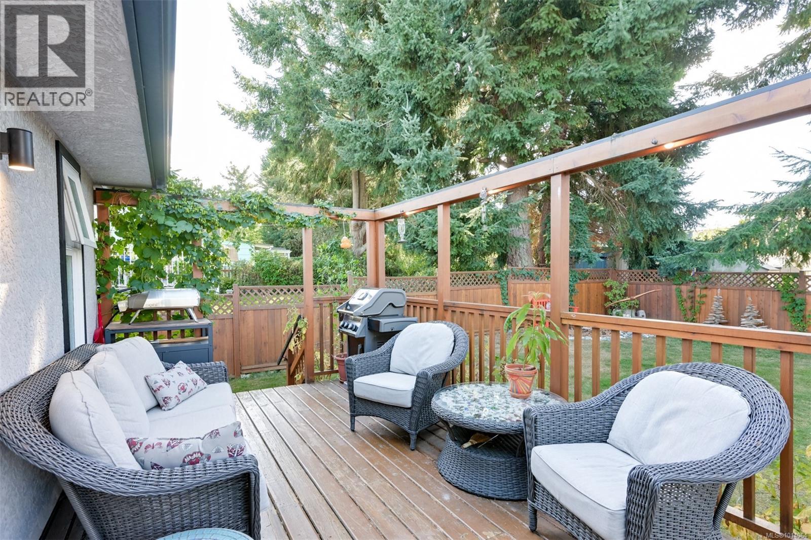 815 Leslie Dr, Saanich, British Columbia  V8X 2Y3 - Photo 21 - 1014064