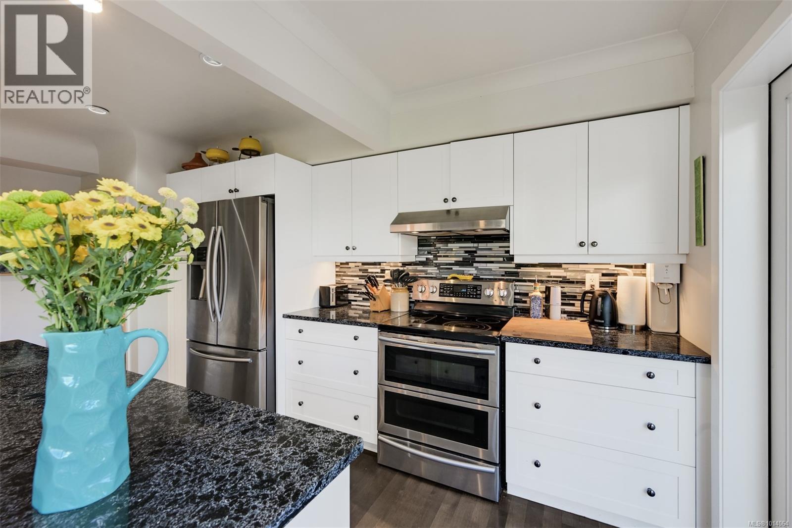 815 Leslie Dr, Saanich, British Columbia  V8X 2Y3 - Photo 16 - 1014064