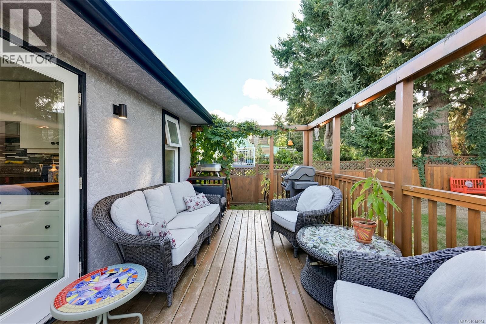815 Leslie Dr, Saanich, British Columbia  V8X 2Y3 - Photo 22 - 1014064