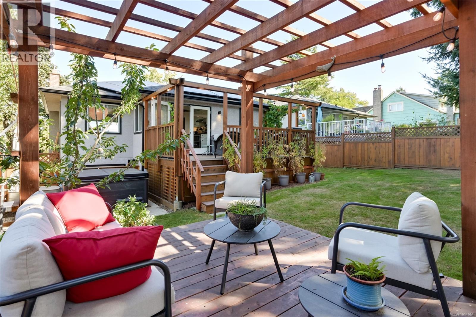 815 Leslie Dr, Saanich, British Columbia  V8X 2Y3 - Photo 51 - 1014064