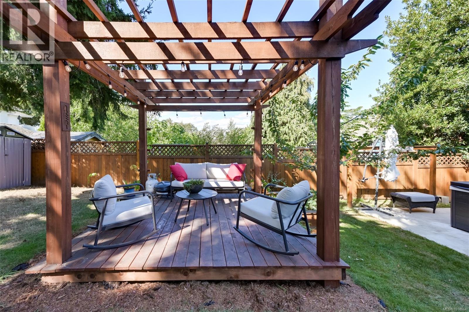 815 Leslie Dr, Saanich, British Columbia  V8X 2Y3 - Photo 49 - 1014064